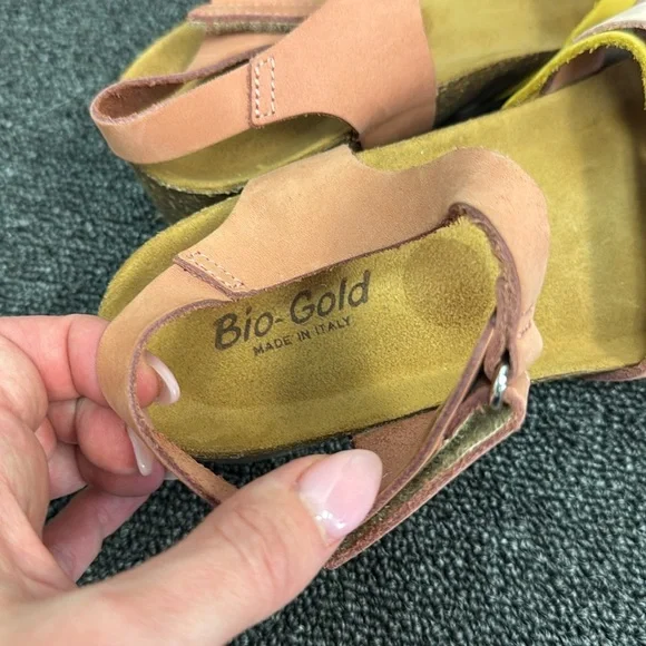 Colorful Strappy Sandals - Picture 3 of 7